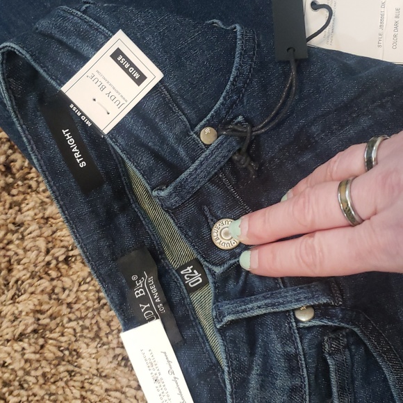 Judy Blue Mid Rise Straight Jeans - Sz 0 - NWT #118 - Picture 3 of 3